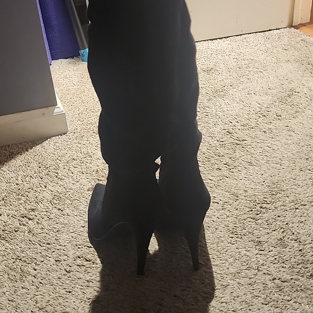 Knee high suede boots - Picture 7 of 9